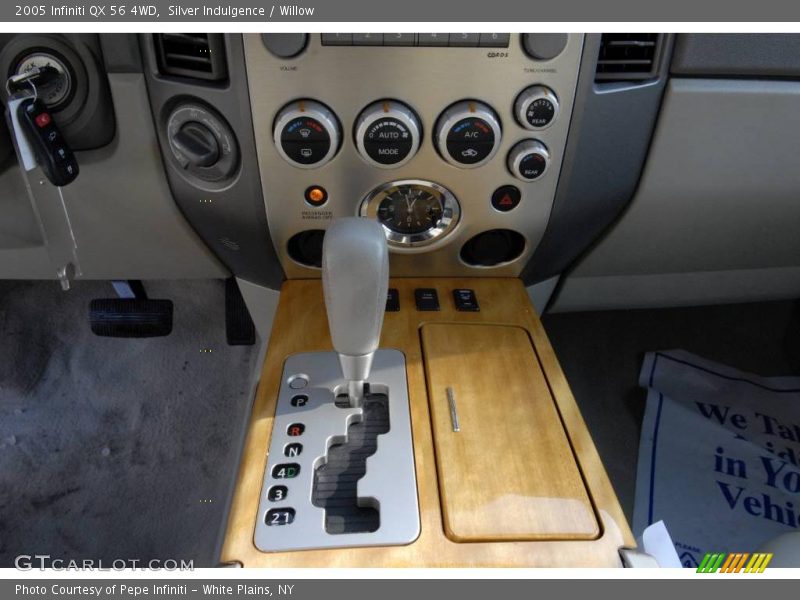 Silver Indulgence / Willow 2005 Infiniti QX 56 4WD