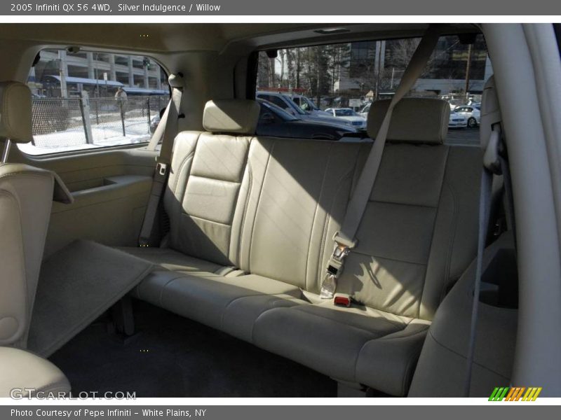 Silver Indulgence / Willow 2005 Infiniti QX 56 4WD
