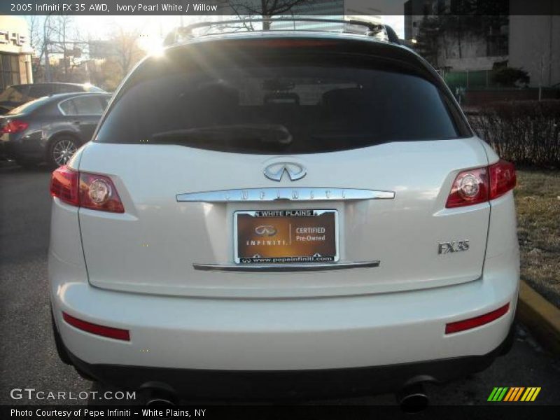 Ivory Pearl White / Willow 2005 Infiniti FX 35 AWD