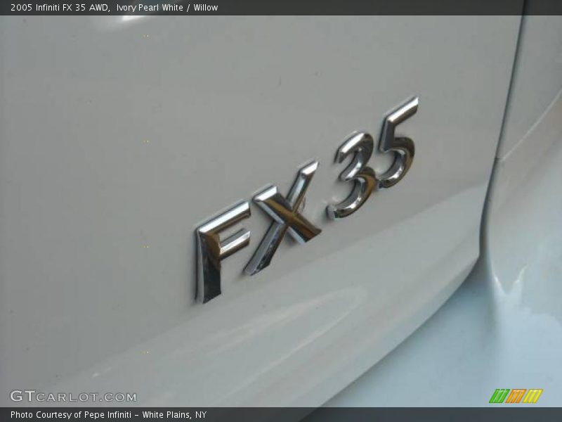 Ivory Pearl White / Willow 2005 Infiniti FX 35 AWD