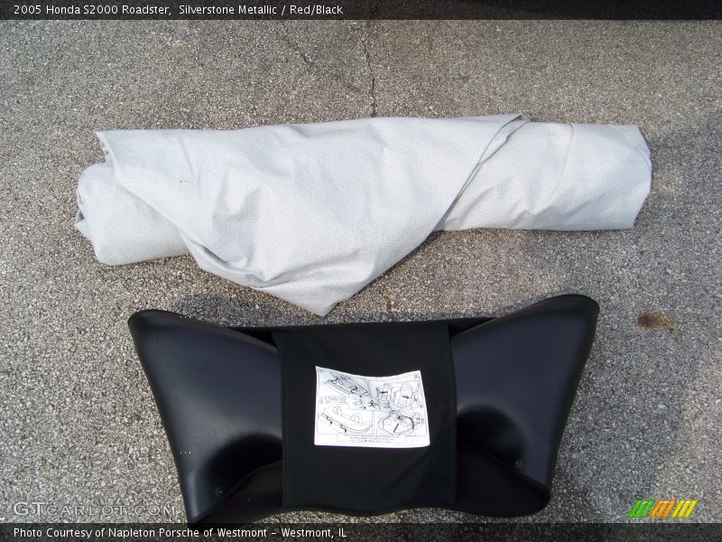 Silverstone Metallic / Red/Black 2005 Honda S2000 Roadster