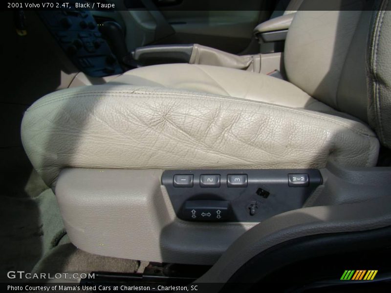 Black / Taupe 2001 Volvo V70 2.4T