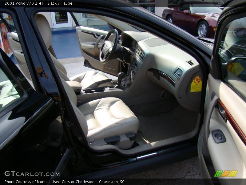 Black / Taupe 2001 Volvo V70 2.4T