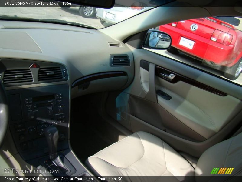 Black / Taupe 2001 Volvo V70 2.4T