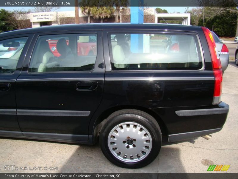 Black / Taupe 2001 Volvo V70 2.4T