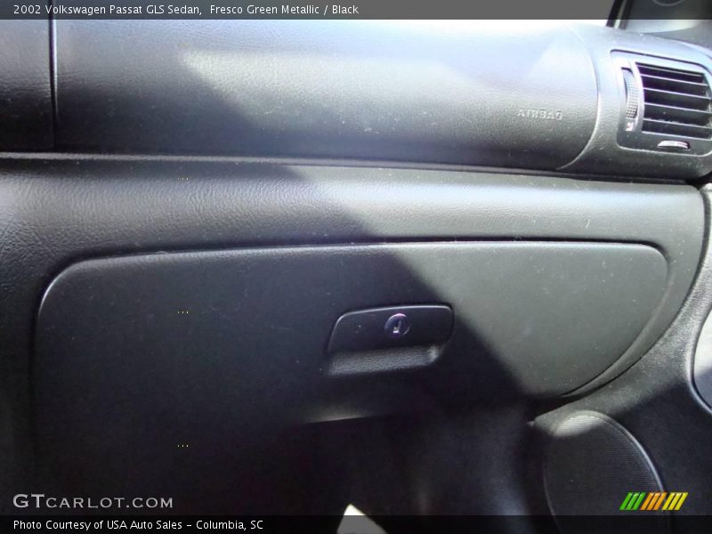 Fresco Green Metallic / Black 2002 Volkswagen Passat GLS Sedan