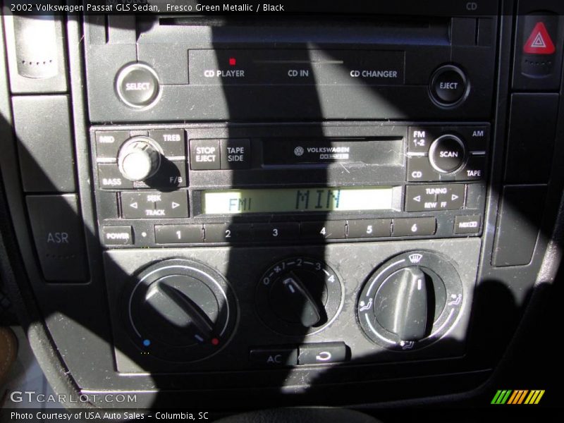 Fresco Green Metallic / Black 2002 Volkswagen Passat GLS Sedan