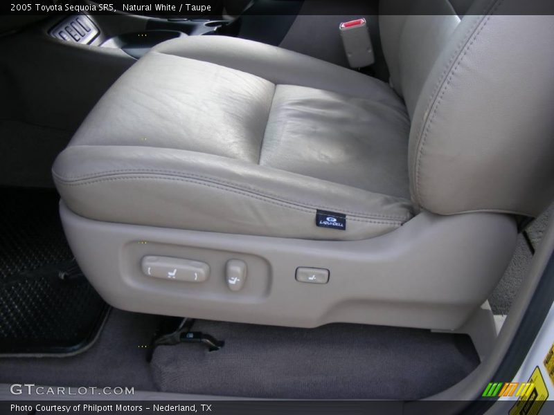Natural White / Taupe 2005 Toyota Sequoia SR5