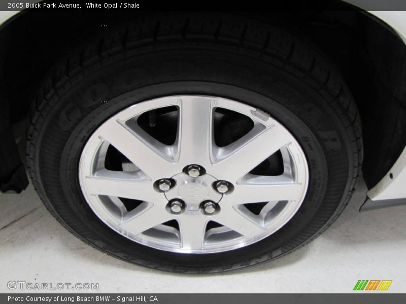 White Opal / Shale 2005 Buick Park Avenue