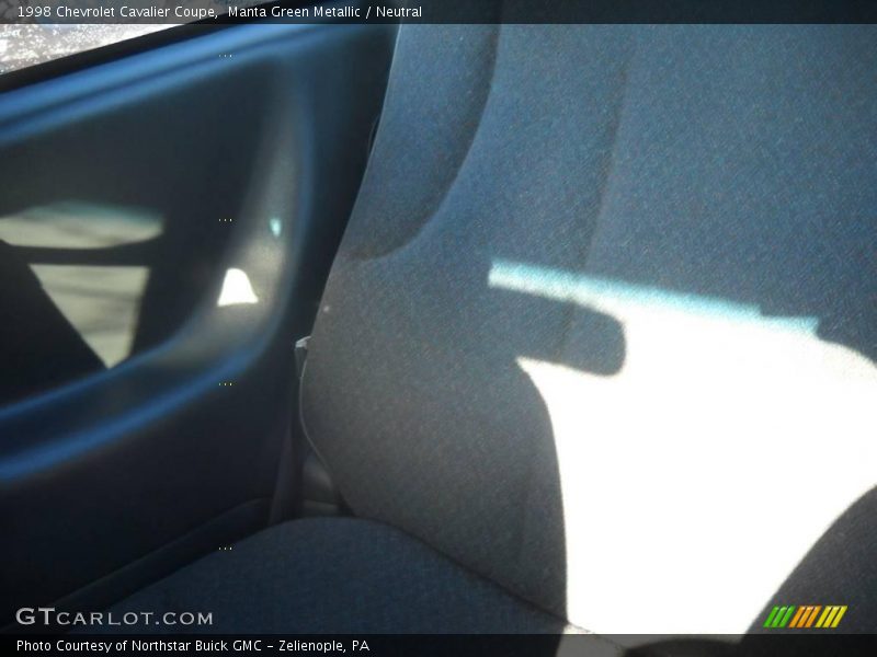 Manta Green Metallic / Neutral 1998 Chevrolet Cavalier Coupe