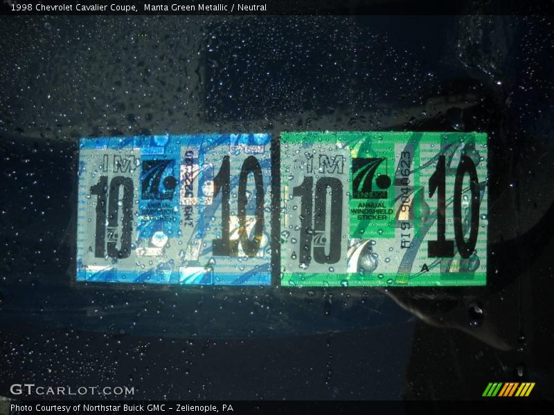 Manta Green Metallic / Neutral 1998 Chevrolet Cavalier Coupe