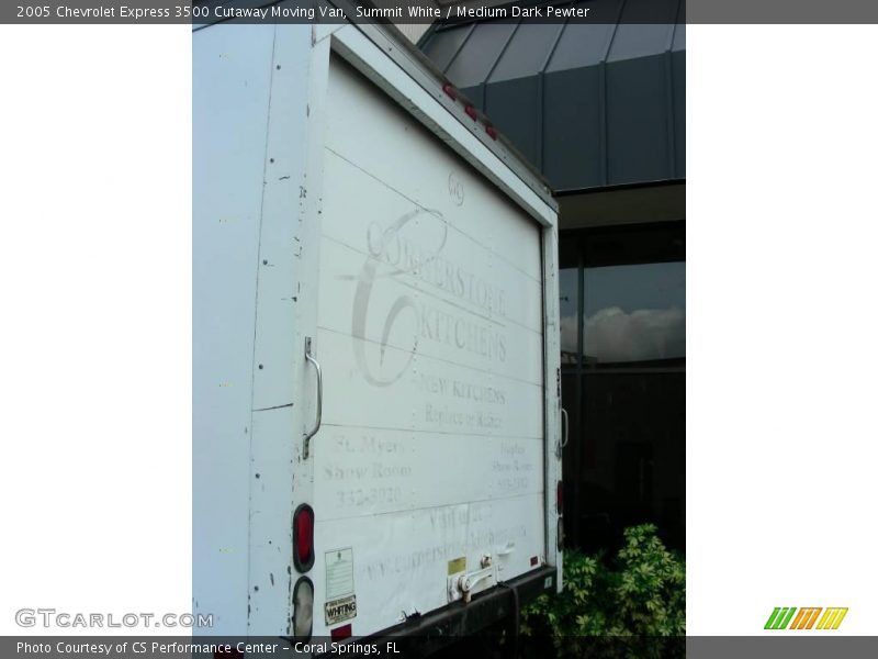 Summit White / Medium Dark Pewter 2005 Chevrolet Express 3500 Cutaway Moving Van