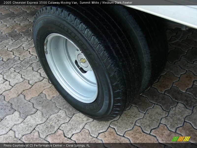 Summit White / Medium Dark Pewter 2005 Chevrolet Express 3500 Cutaway Moving Van
