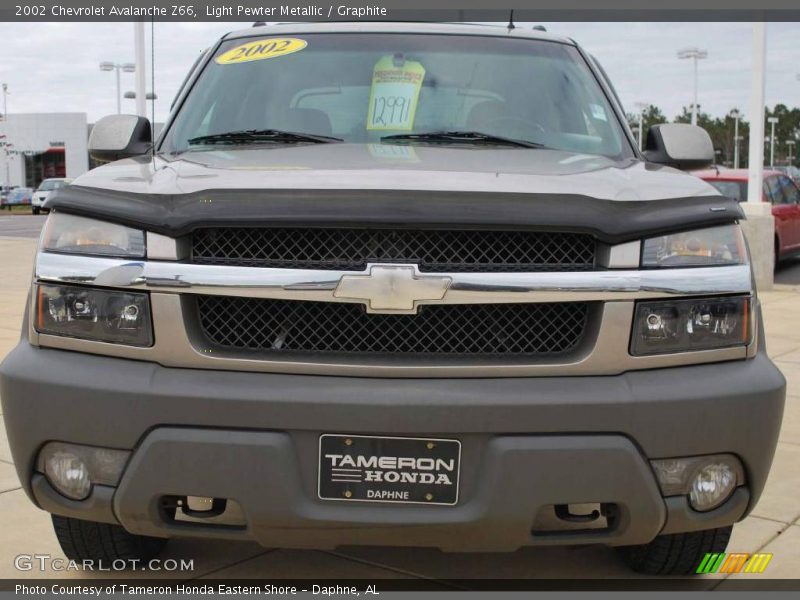 Light Pewter Metallic / Graphite 2002 Chevrolet Avalanche Z66