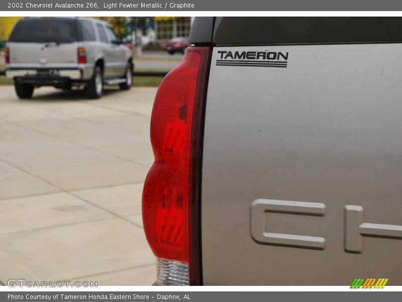 Light Pewter Metallic / Graphite 2002 Chevrolet Avalanche Z66