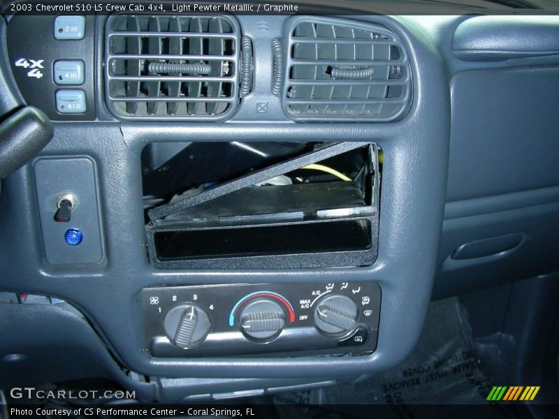 Light Pewter Metallic / Graphite 2003 Chevrolet S10 LS Crew Cab 4x4