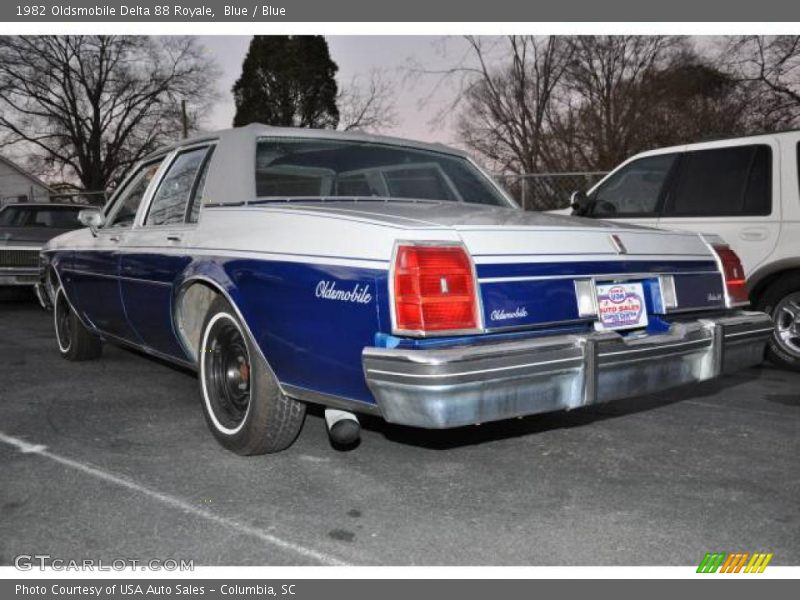 Blue / Blue 1982 Oldsmobile Delta 88 Royale