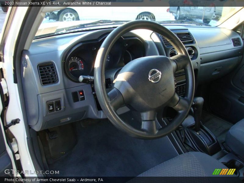 Avalanche White / Charcoal 2003 Nissan Xterra XE V6 4x4
