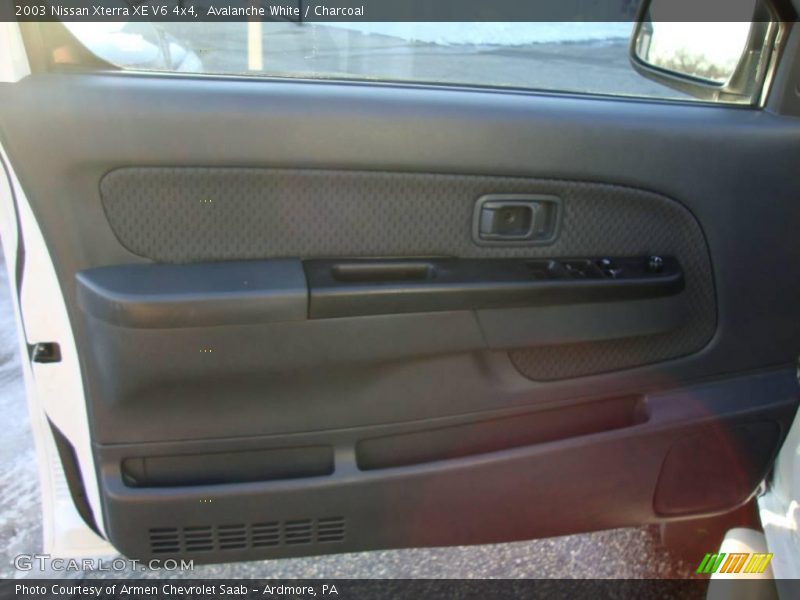 Avalanche White / Charcoal 2003 Nissan Xterra XE V6 4x4