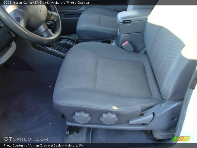 Avalanche White / Charcoal 2003 Nissan Xterra XE V6 4x4