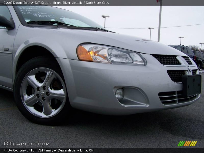 Bright Silver Metallic / Dark Slate Grey 2006 Dodge Stratus SXT Sedan