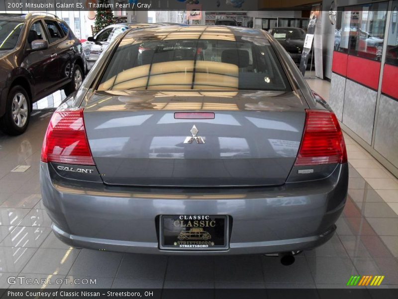 Titanium Pearl / Gray 2005 Mitsubishi Galant ES