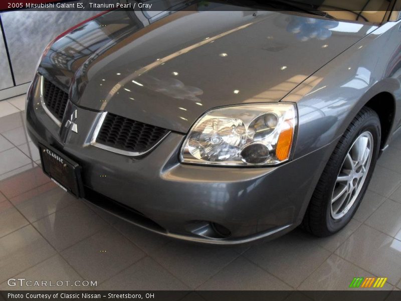Titanium Pearl / Gray 2005 Mitsubishi Galant ES