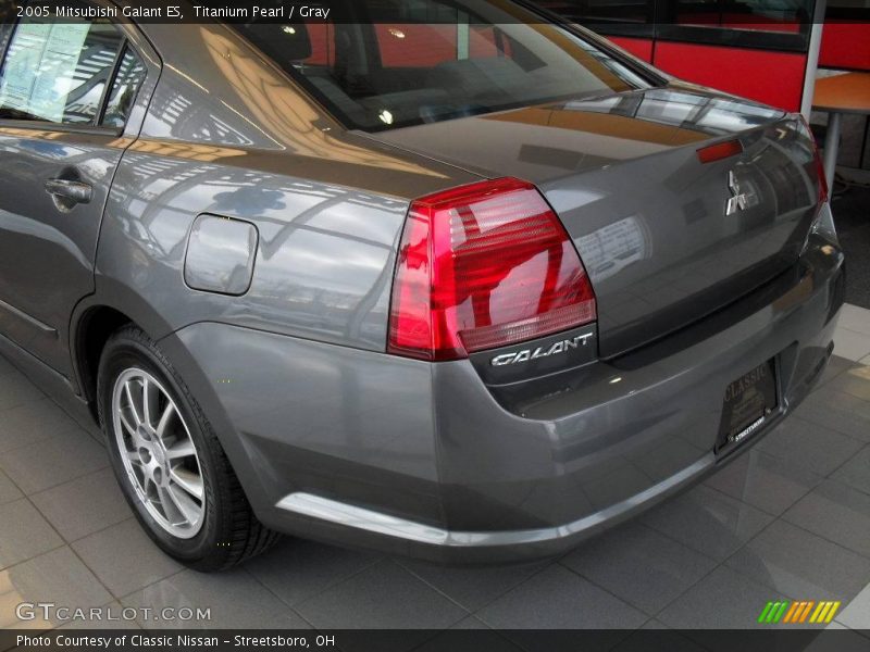 Titanium Pearl / Gray 2005 Mitsubishi Galant ES