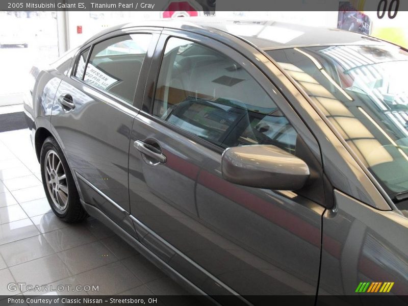 Titanium Pearl / Gray 2005 Mitsubishi Galant ES