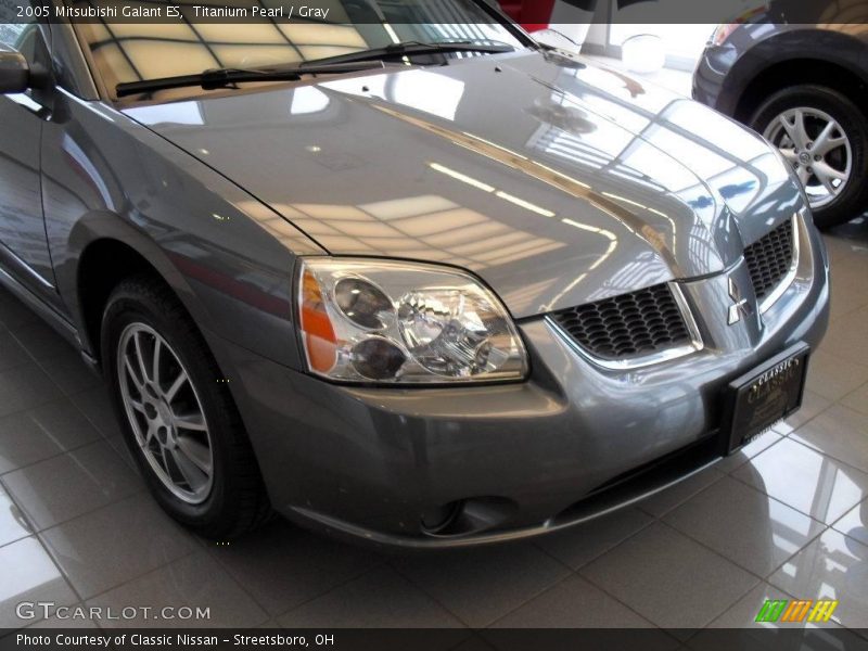 Titanium Pearl / Gray 2005 Mitsubishi Galant ES