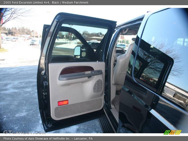 Black / Medium Parchment 2003 Ford Excursion Limited 4x4