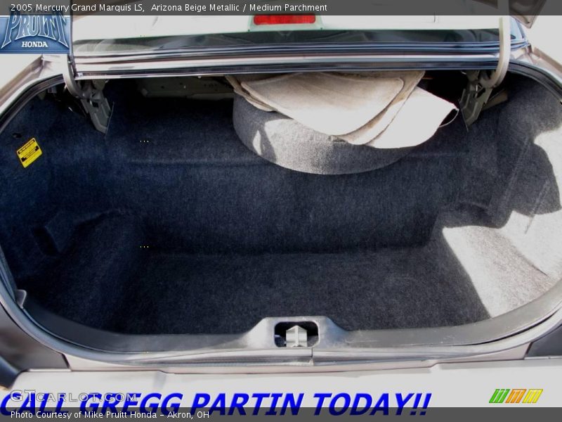 Arizona Beige Metallic / Medium Parchment 2005 Mercury Grand Marquis LS
