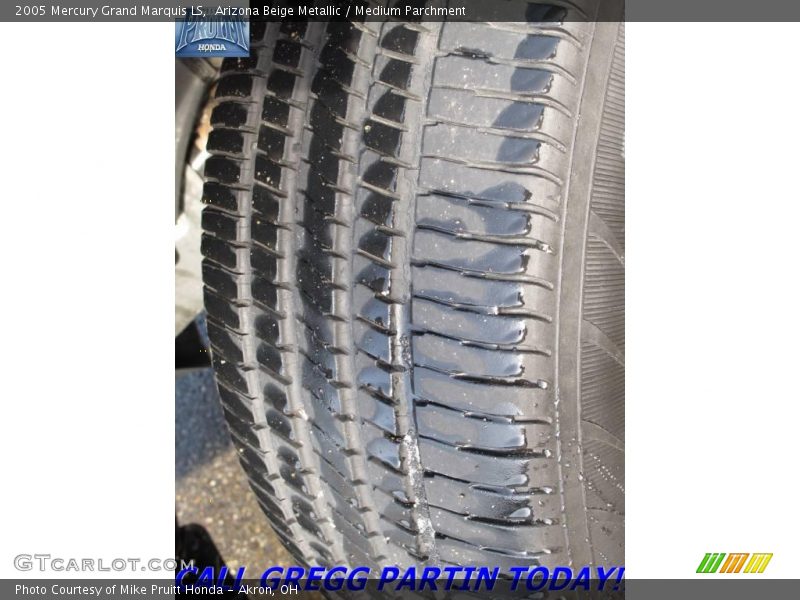 Arizona Beige Metallic / Medium Parchment 2005 Mercury Grand Marquis LS