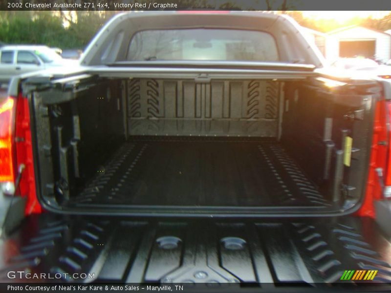 Victory Red / Graphite 2002 Chevrolet Avalanche Z71 4x4