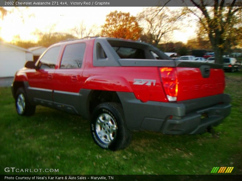 Victory Red / Graphite 2002 Chevrolet Avalanche Z71 4x4