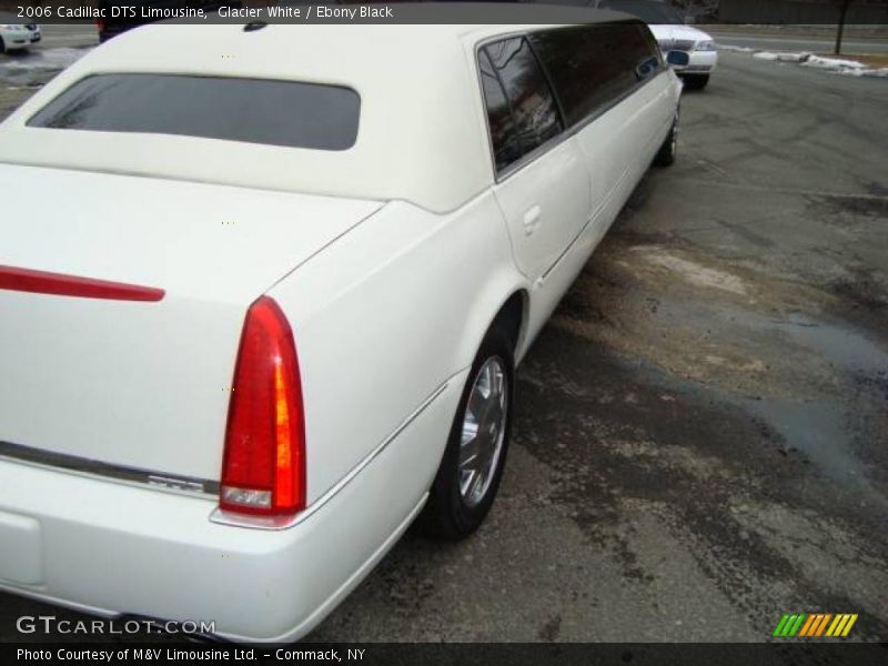 Glacier White / Ebony Black 2006 Cadillac DTS Limousine