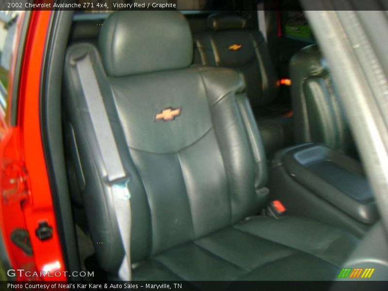 Victory Red / Graphite 2002 Chevrolet Avalanche Z71 4x4