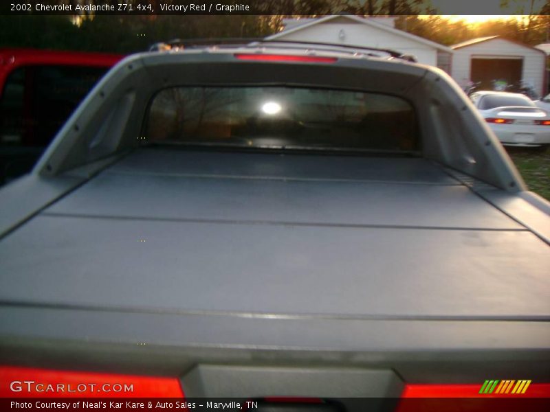 Victory Red / Graphite 2002 Chevrolet Avalanche Z71 4x4