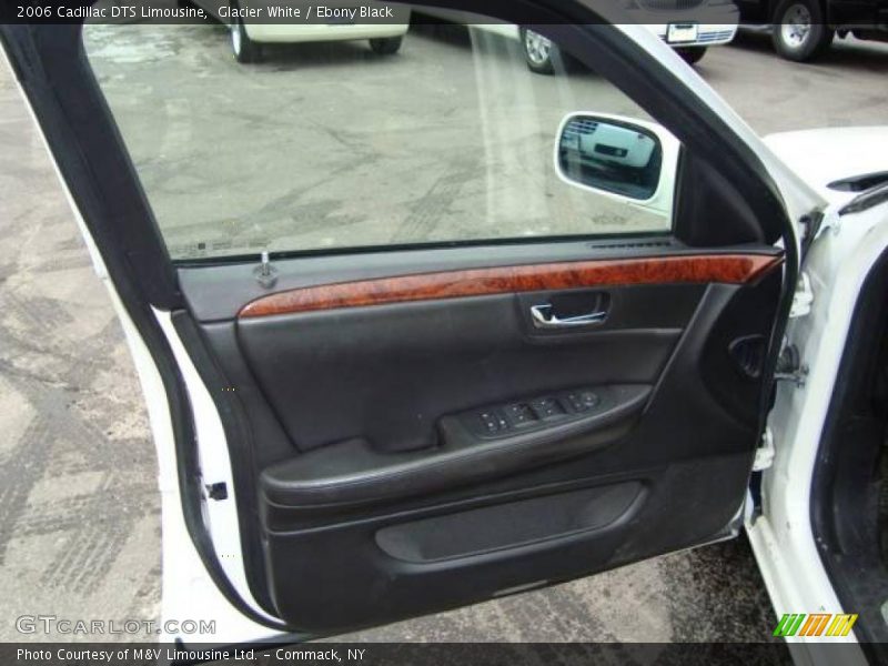 Glacier White / Ebony Black 2006 Cadillac DTS Limousine