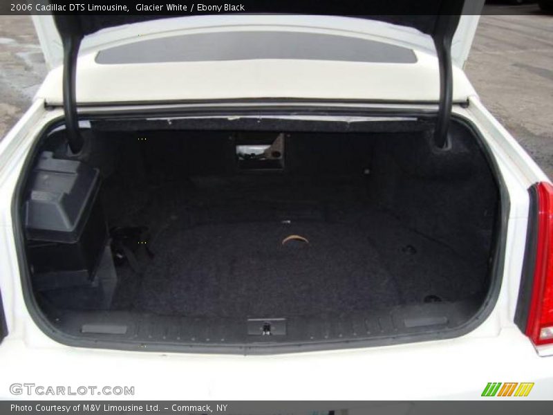Glacier White / Ebony Black 2006 Cadillac DTS Limousine