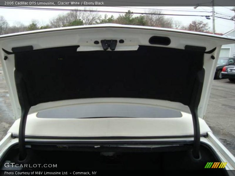 Glacier White / Ebony Black 2006 Cadillac DTS Limousine