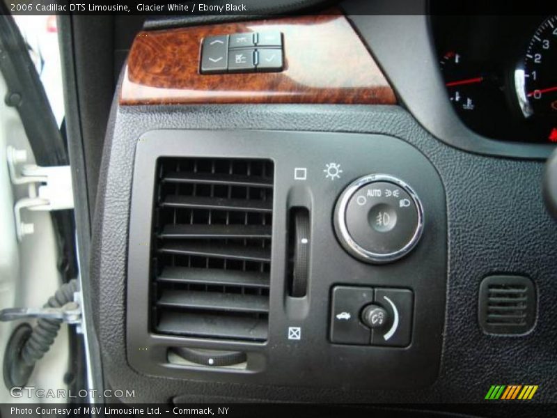Glacier White / Ebony Black 2006 Cadillac DTS Limousine