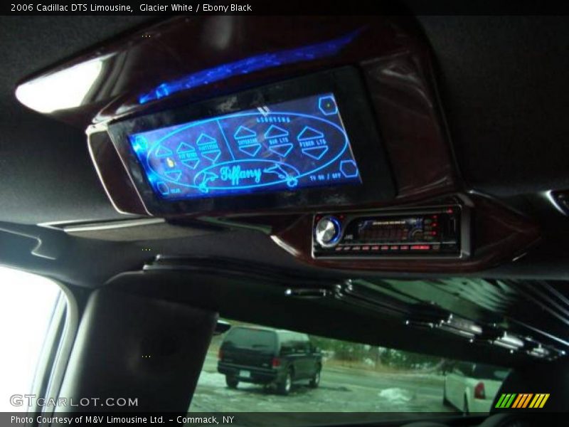 Glacier White / Ebony Black 2006 Cadillac DTS Limousine