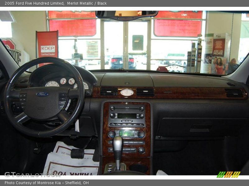 Merlot Metallic / Black 2005 Ford Five Hundred Limited