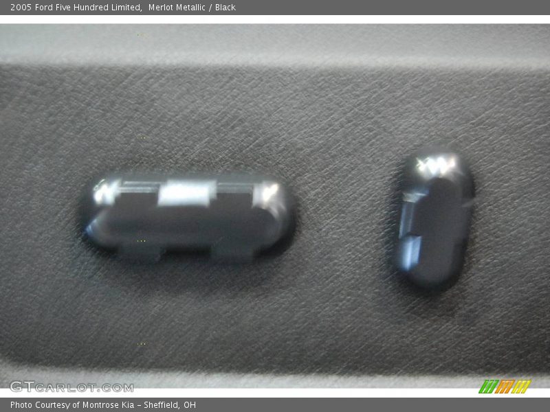 Merlot Metallic / Black 2005 Ford Five Hundred Limited