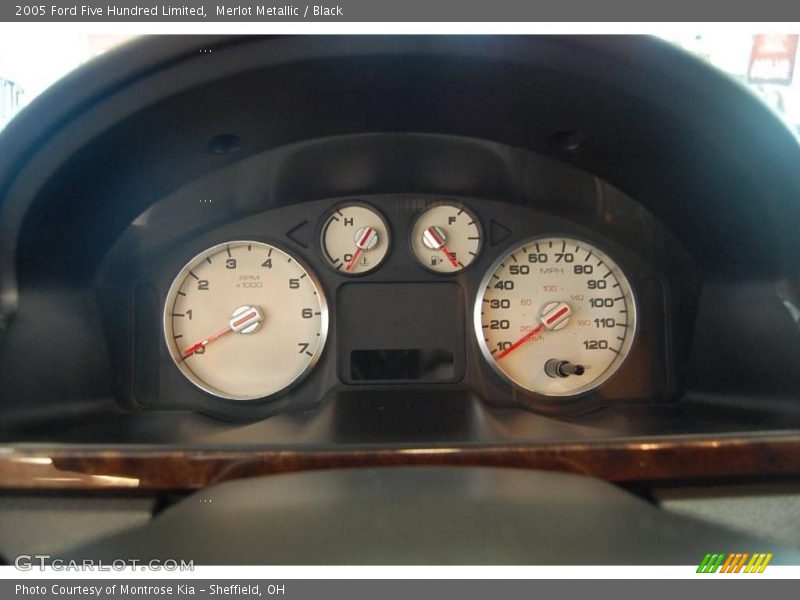 Merlot Metallic / Black 2005 Ford Five Hundred Limited