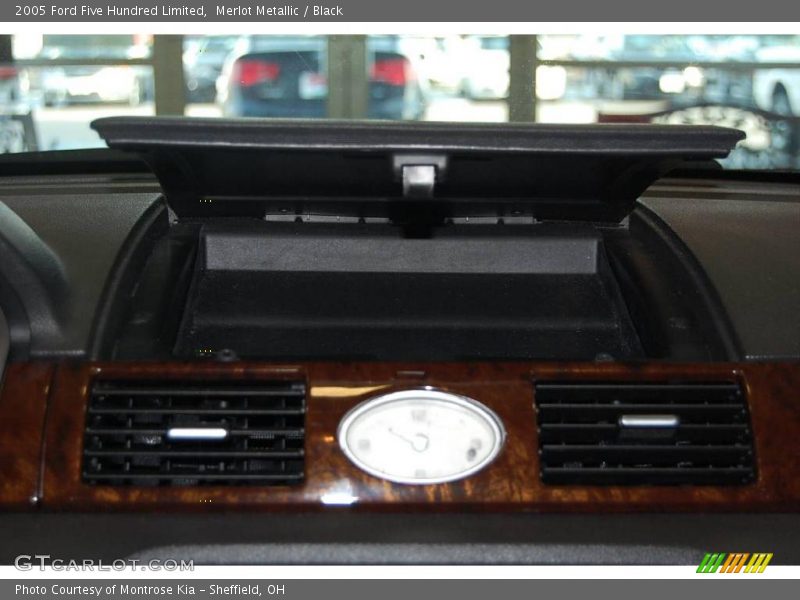 Merlot Metallic / Black 2005 Ford Five Hundred Limited