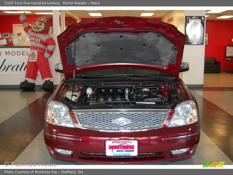 Merlot Metallic / Black 2005 Ford Five Hundred Limited
