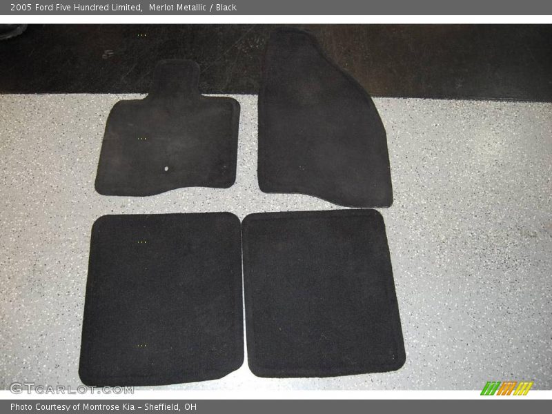 Merlot Metallic / Black 2005 Ford Five Hundred Limited