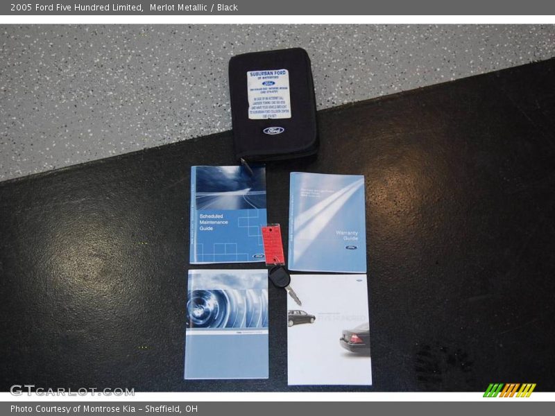 Merlot Metallic / Black 2005 Ford Five Hundred Limited